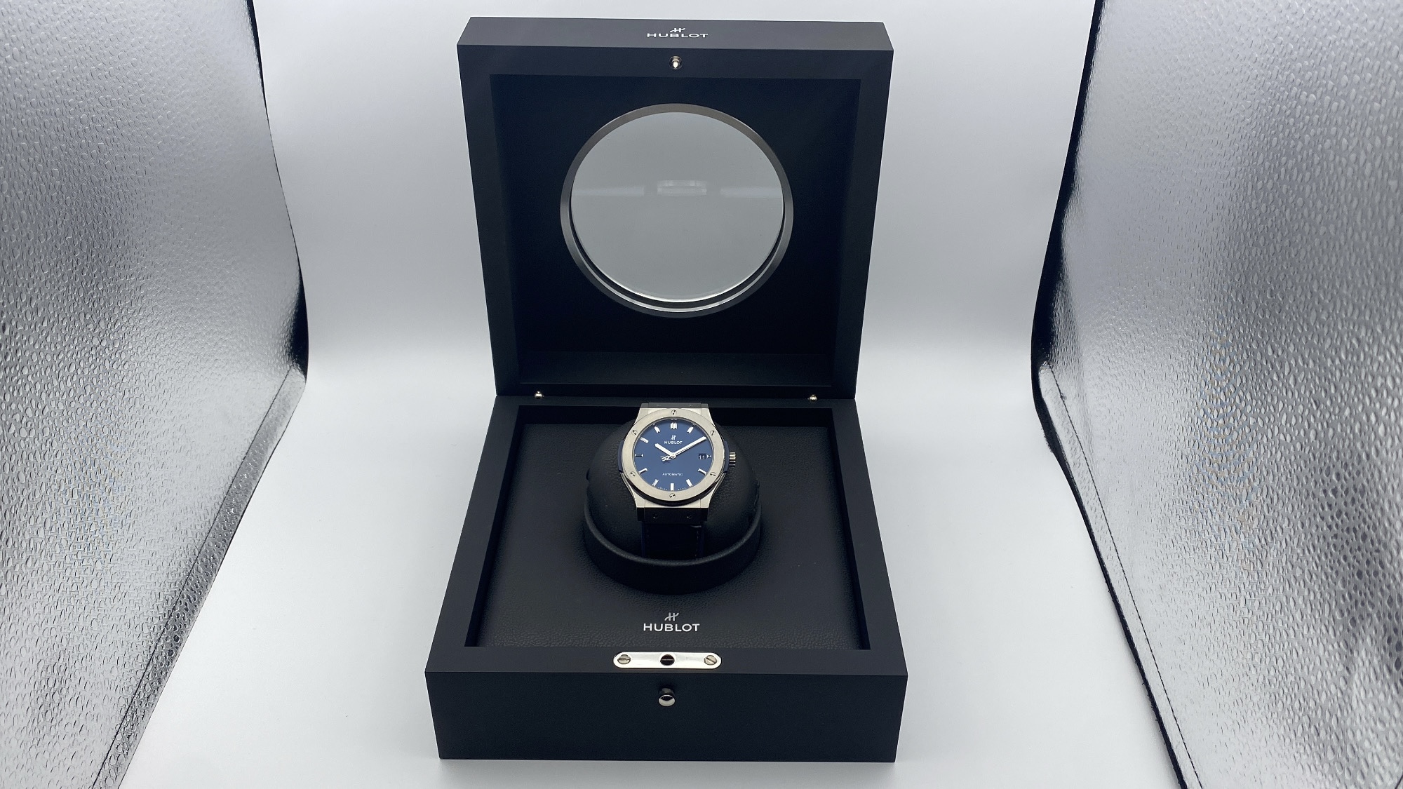 Hublot Classic Fusion Blue 45mm - 511.NX.7170.LR