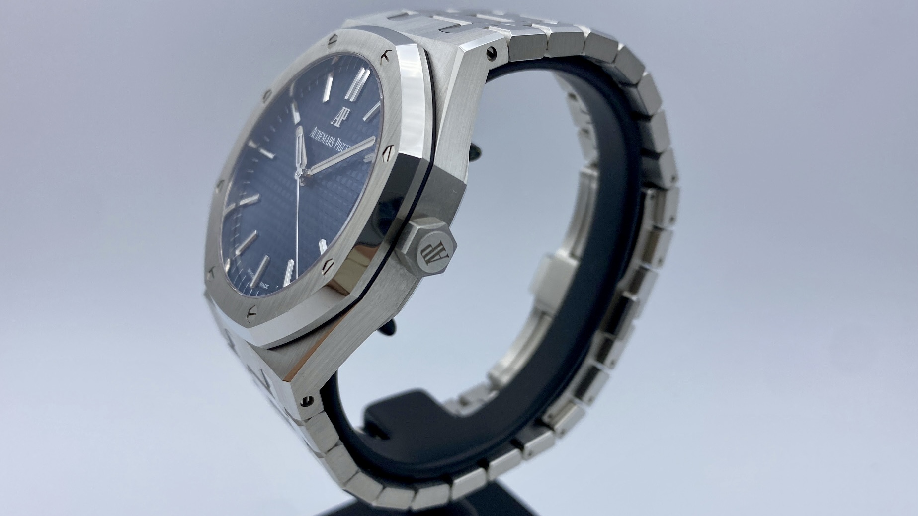 Audemars Piguet Royal Oak Blue Dial - 15500ST.OO.1220ST.01