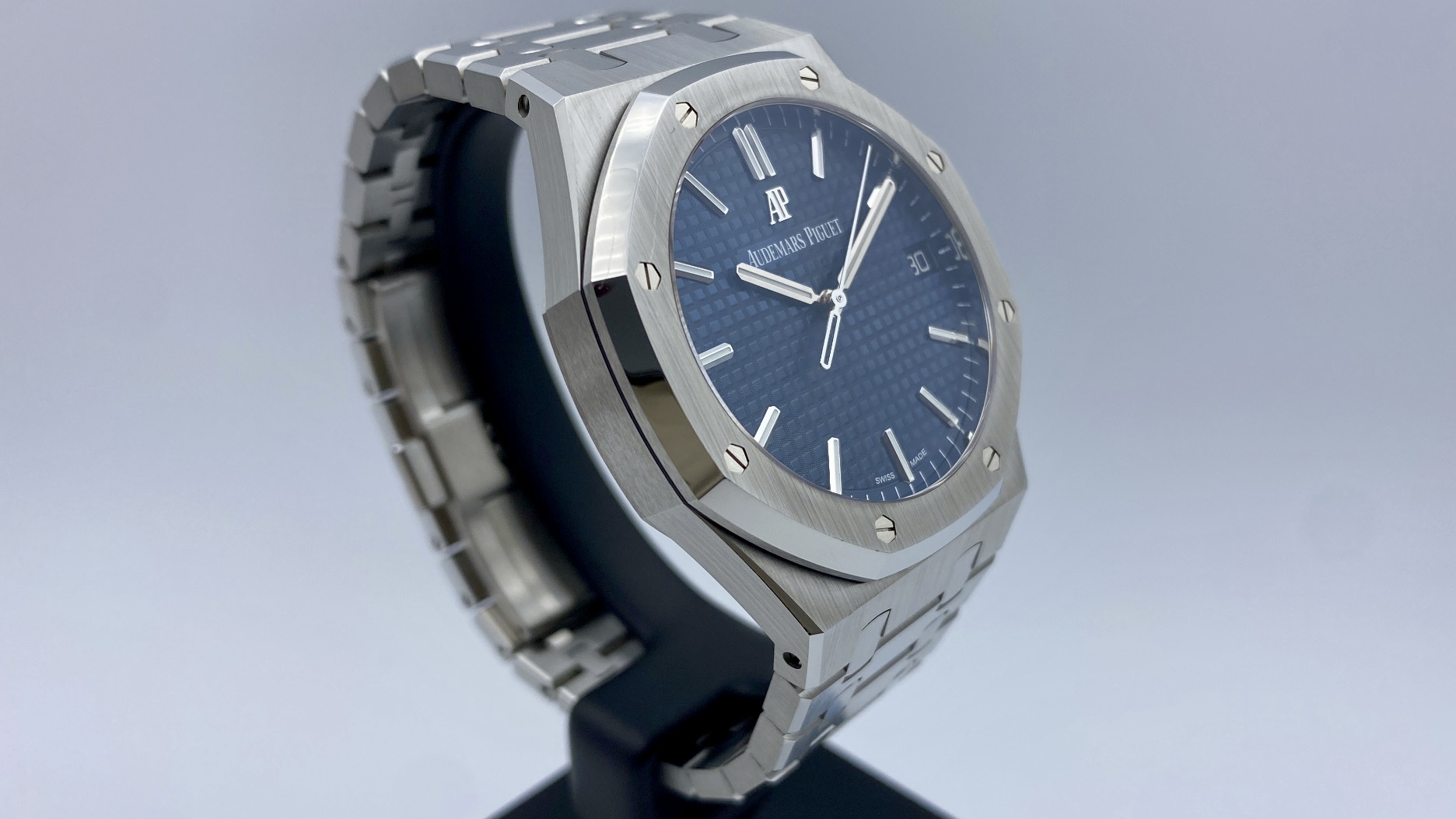 Audemars Piguet Royal Oak Blue Dial - 15500ST.OO.1220ST.01