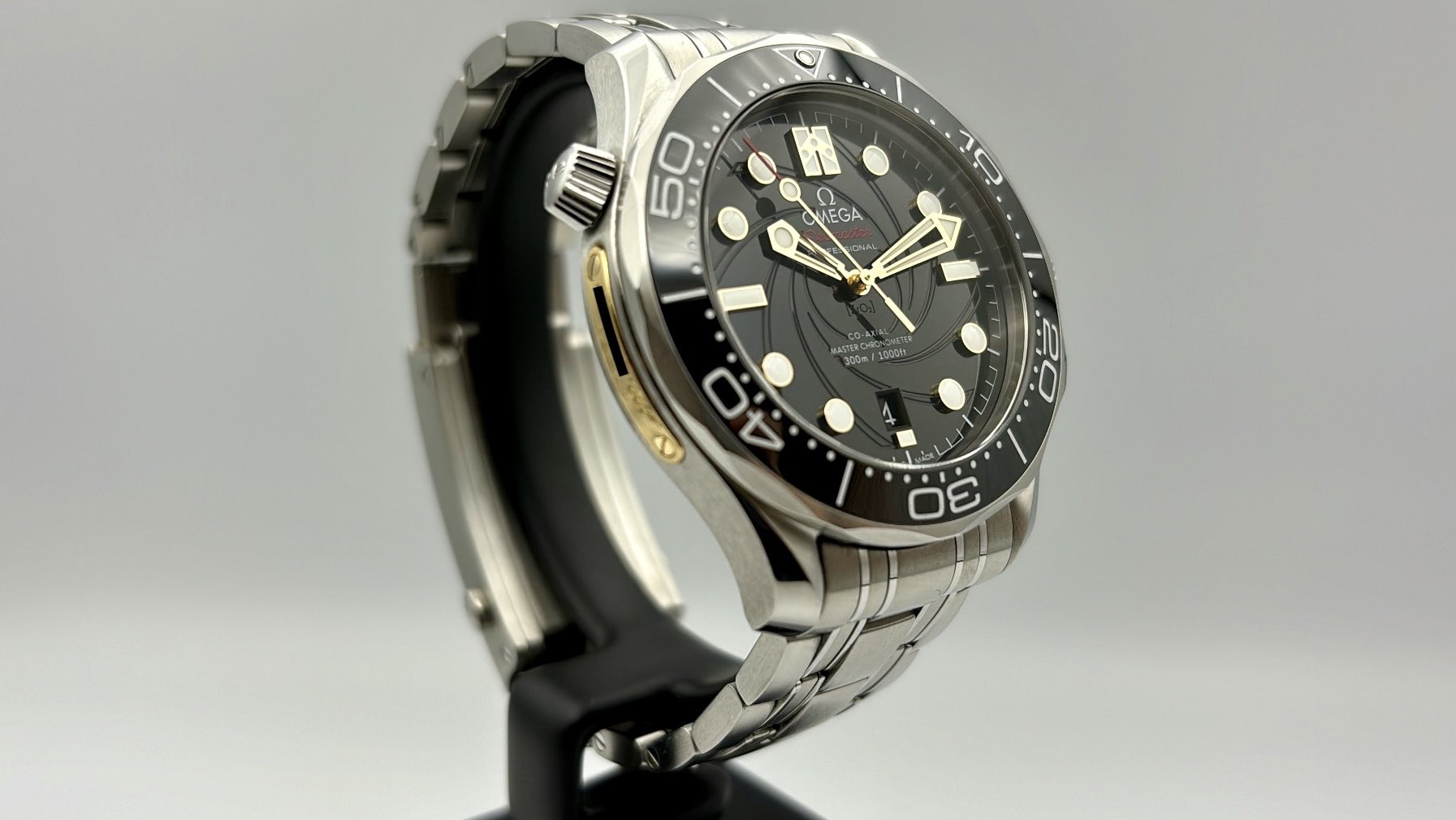 Omega Seamaster 300M Limited Edition James Bond - 210.22.42.20.01.004