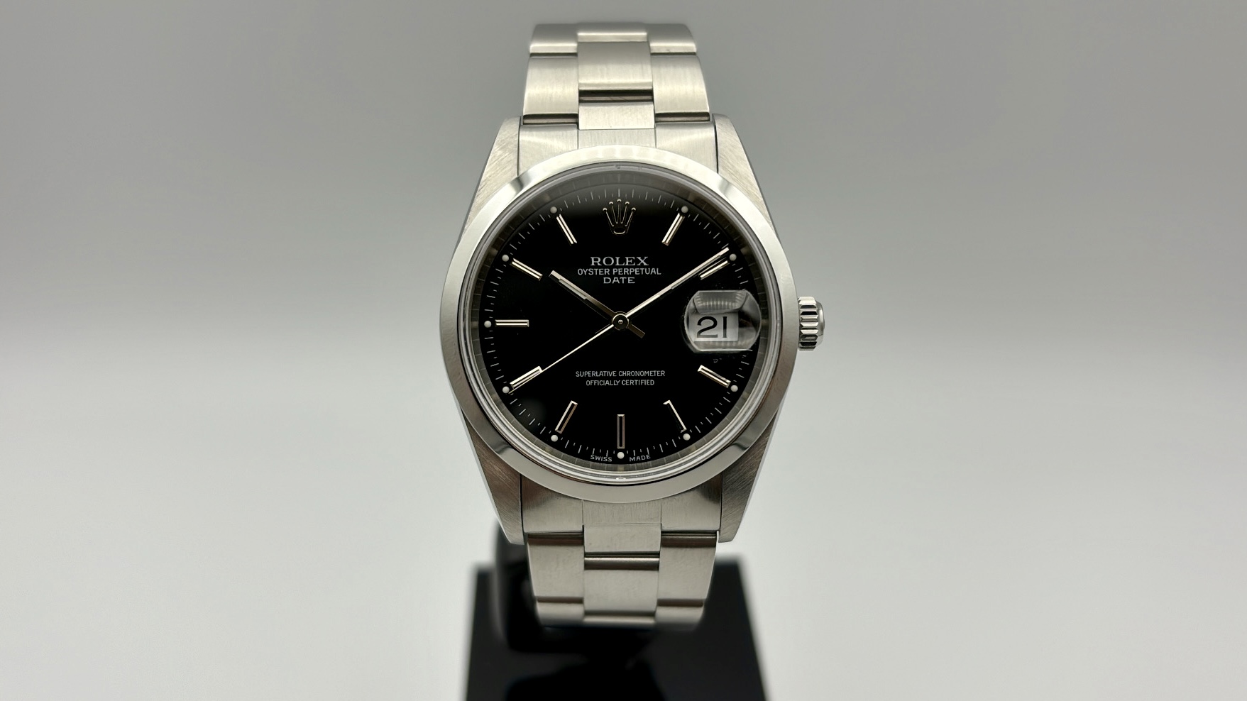 Rolex Oyster Perpetual Date - 15200