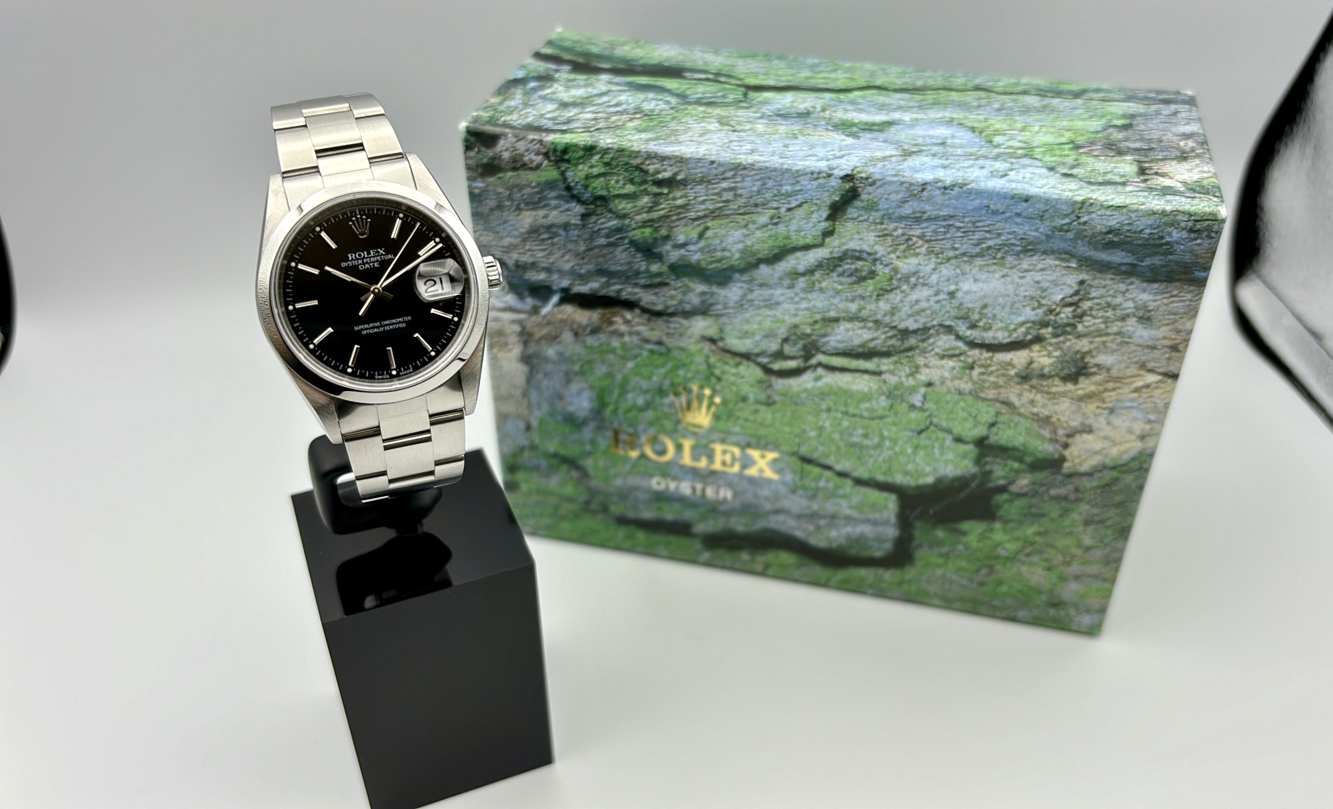 Rolex Oyster Perpetual Date - 15200