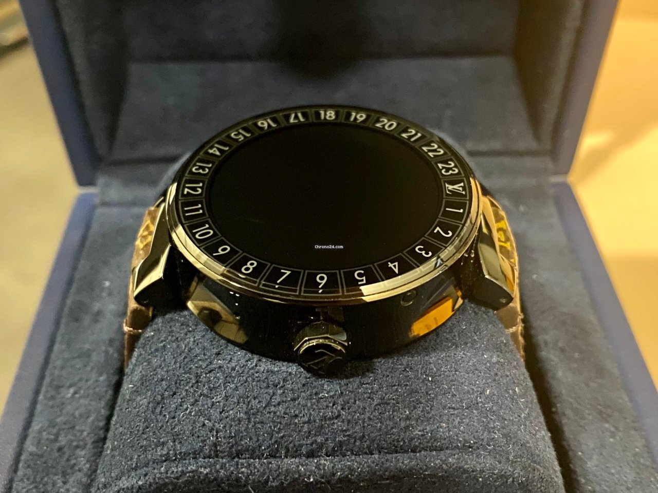 Louis Vuitton  - Tambour Connected