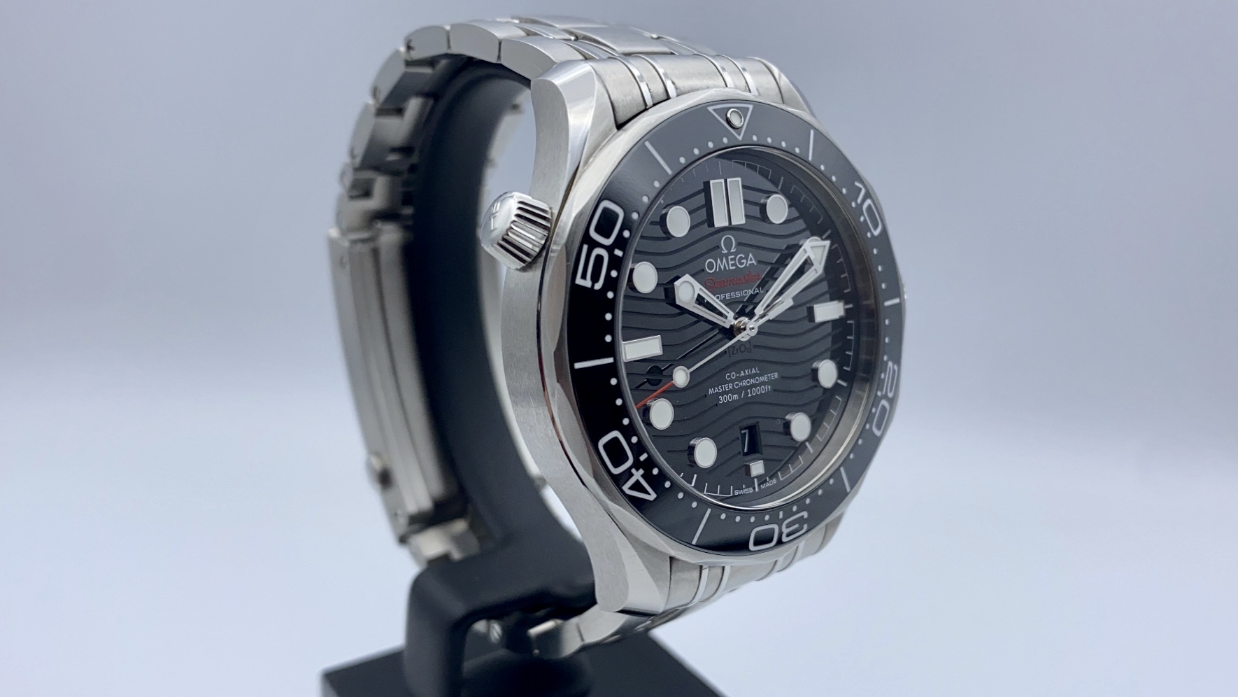 Omega Seamaster Diver 300m 007 Edition - 210.30.42.20.01.001