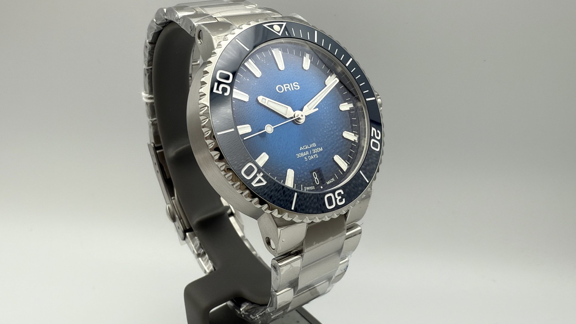 Oris Aquis Date Calibre 400 - 01 400 7769 4135-07 8 22 09PEB