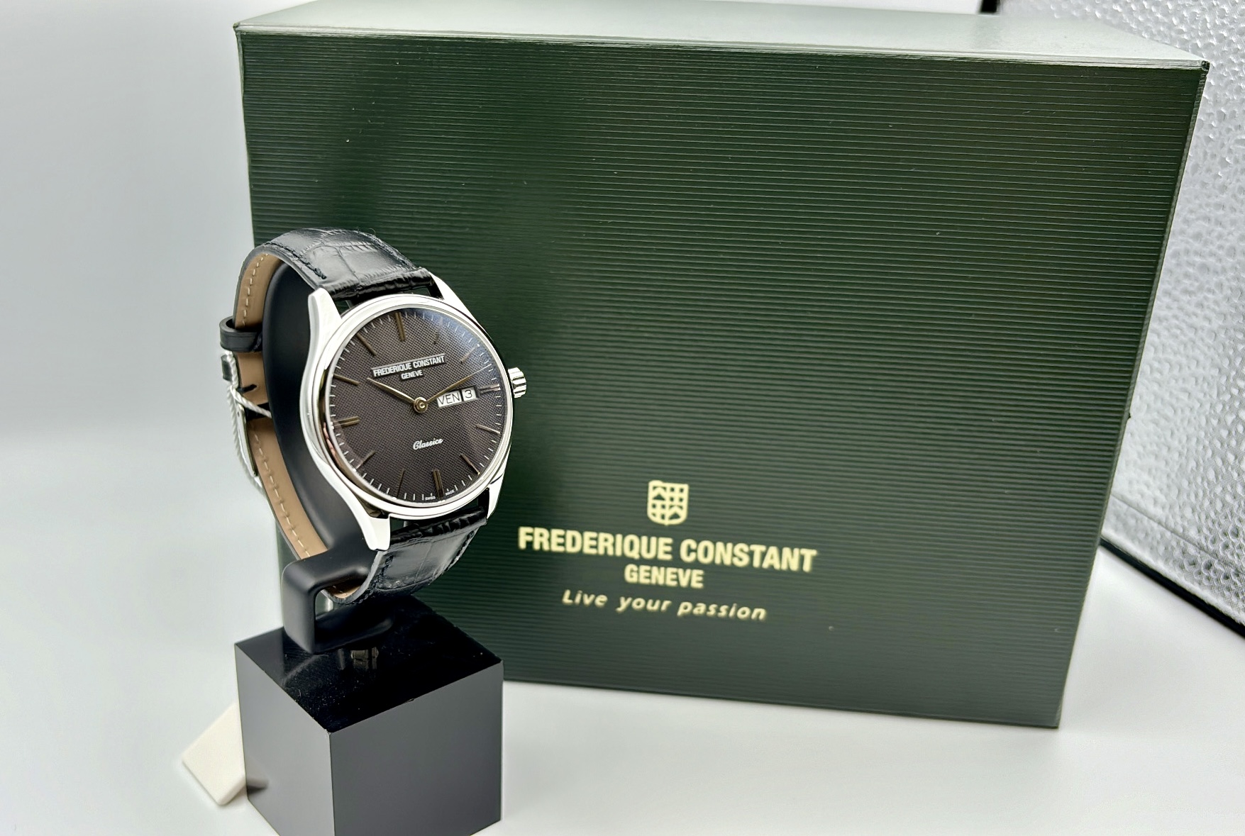 Frederique Constant Classics Quartz - FC-225GT5B6