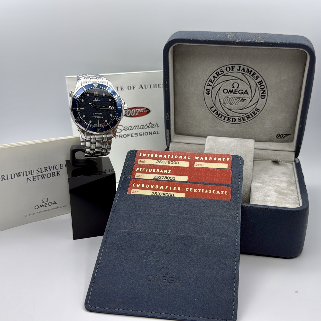 Omega Seamaster Diver 300M Limited Edition James Bond 40th Anniversary