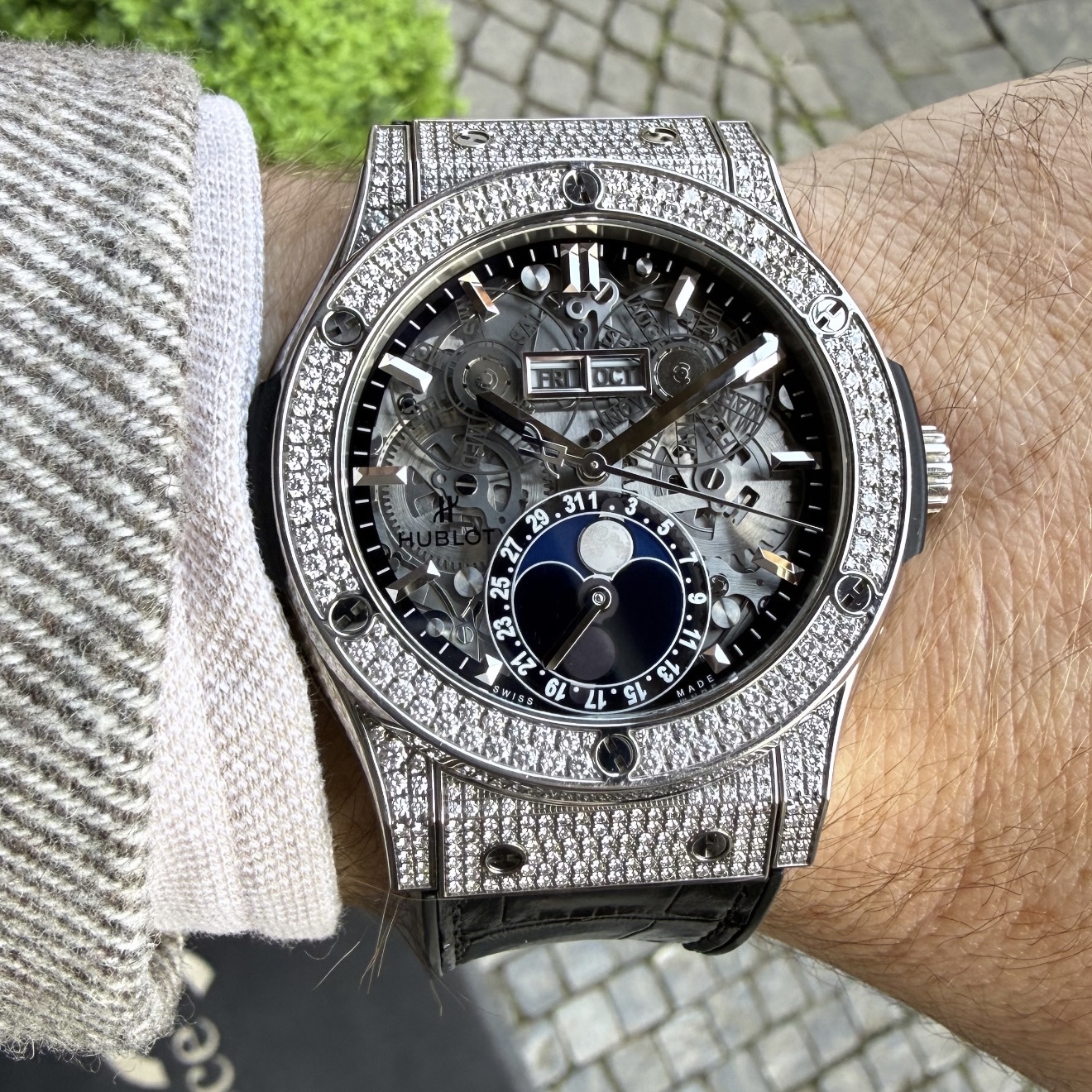 Hublot Classic Fusion Aerofusion 42mm Moonphase Pave