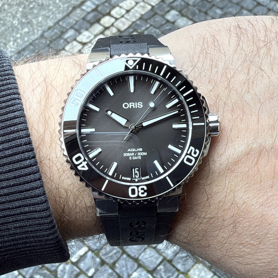 Oris Aquis Date Calibre 400 - 01 400 7769 4154-07 4 22 74FC